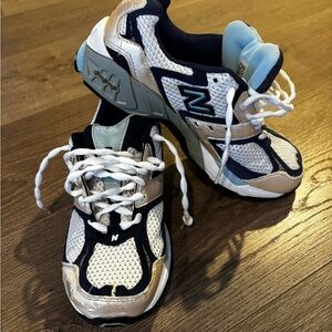 New Balance 766 Women's Navy and Pearl White Sneakers